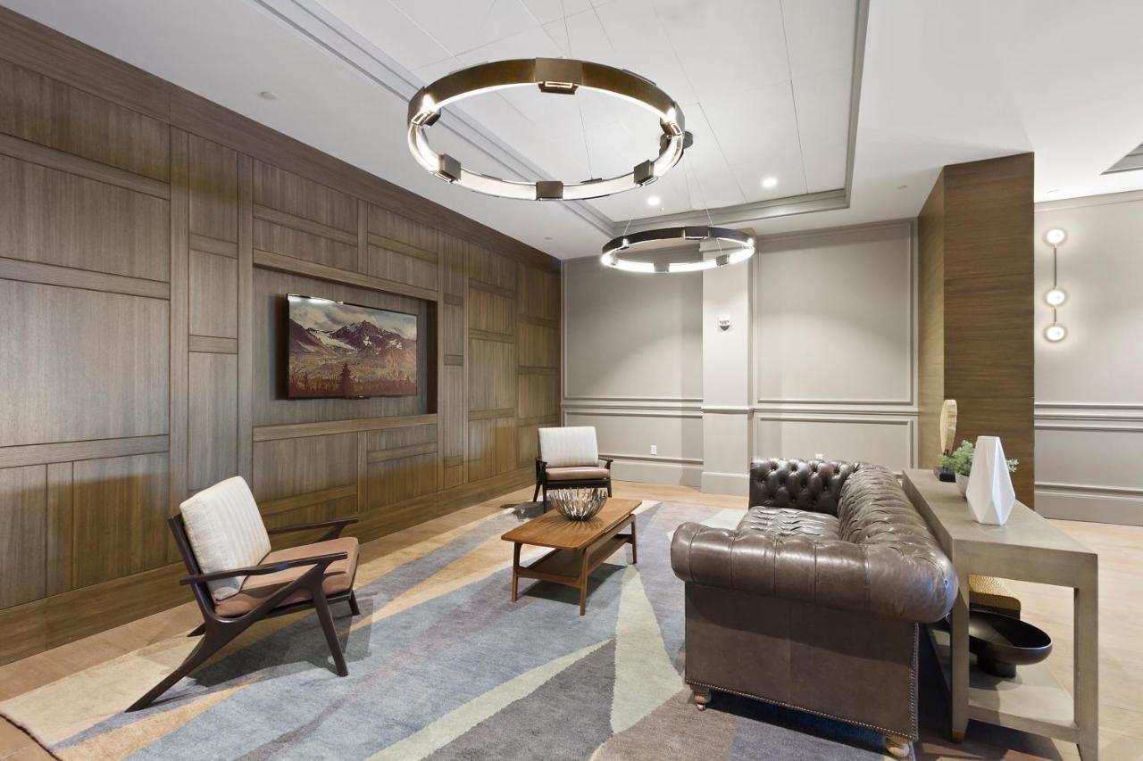 The Vanderbilt Hotel Suites Westbury Exterior photo